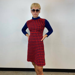 1960s -1970s Long Sleeve Houndstooth Dress Size Small, sold by bohemevintage.com Montréal