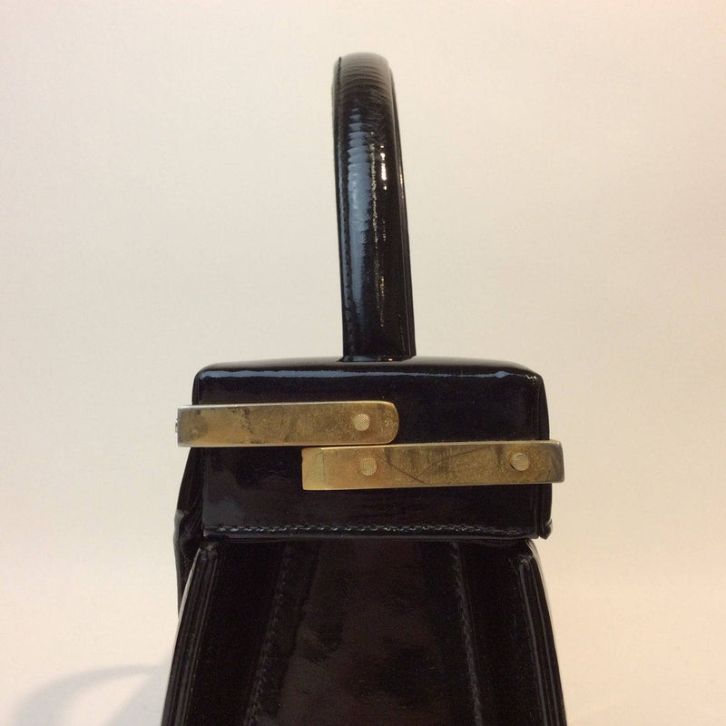 Side & Top view of 1960s Black Patent Leather Style Pillbox Handbag. Sold by bohemevintage.com Montréal