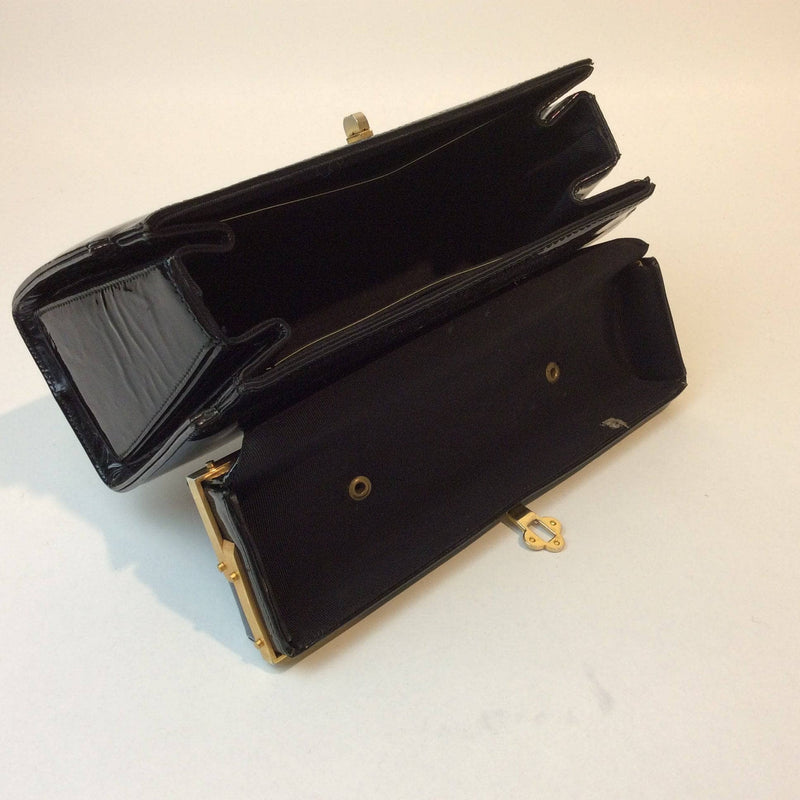 Inside view of 1960s Black Patent Leather Style Pillbox Handbag. Sold by bohemevintage.com Montréal
