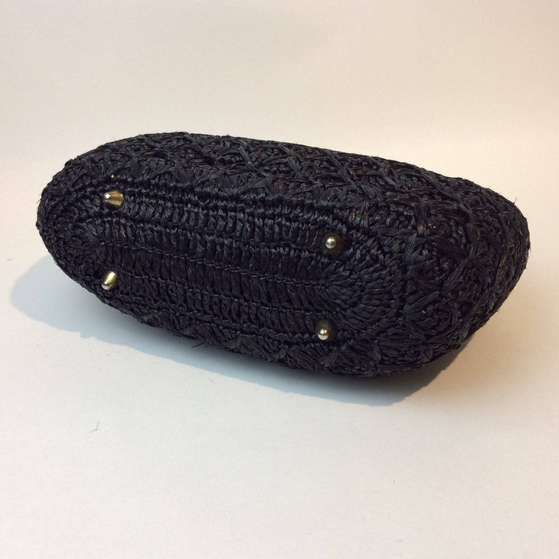 Bottom view of 1960s Black Raffia Crocheted Handbag. sold by bohemevintage.com Montréal