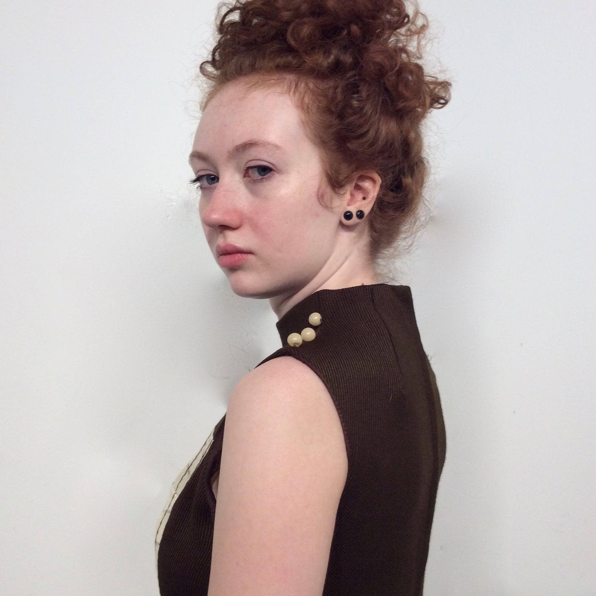 Close up back & Side neckline of 1960s Deadstock Checkered Mini Shift Dress Size Small sold by bohemevintage.com Montréal