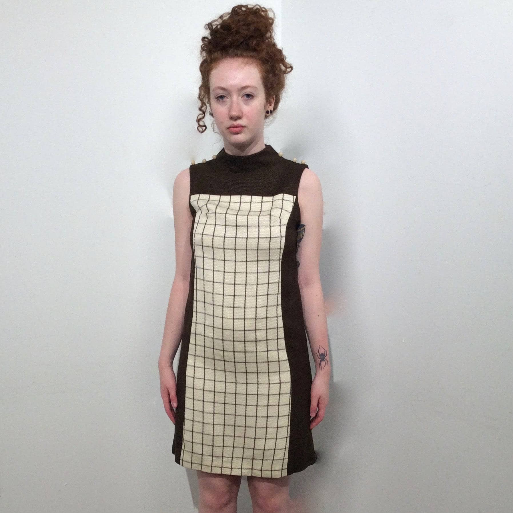 1960s Deadstock Checkered Mini Shift Dress Size Small sold by bohemevintage.com Montréal