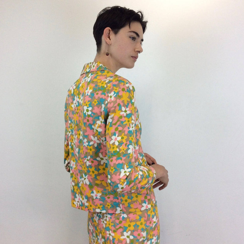 Side view of 1960s Floral Print Blazer and Skirt Set, Size extra small, twin set. Sold by bohemevintage.com Montréal