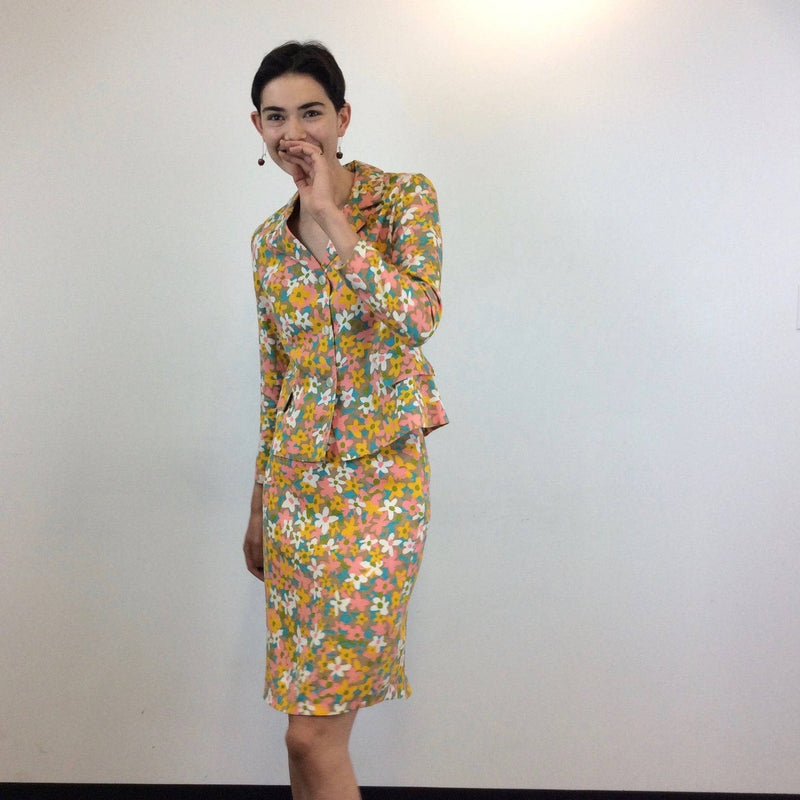 1960s Floral Print Blazer and Skirt Set, Size extra small, twin set. Sold by bohemevintage.com Montréal