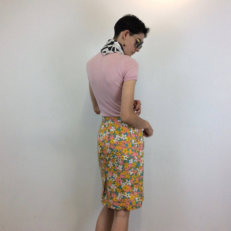 Back view of 1960s Floral Print Blazer and Skirt, Size extra small, twin set. Sold by bohemevintage.com Montréal