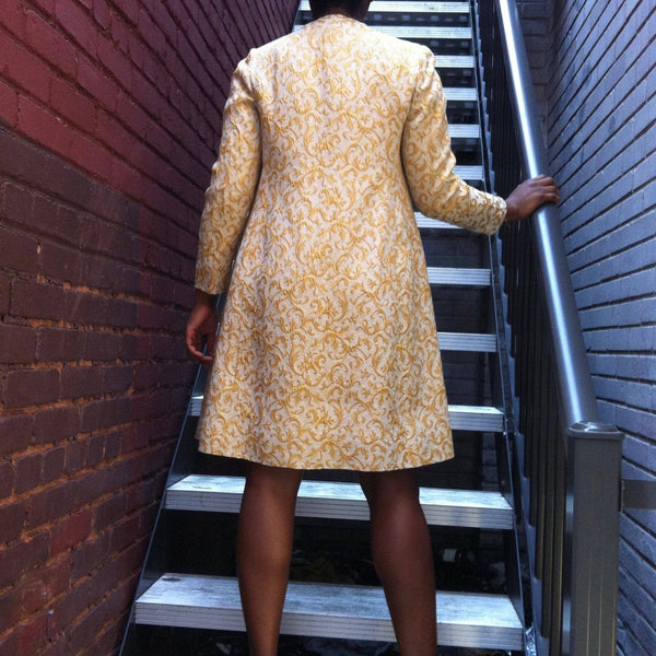 Back View of 1960s Jackie O. Style Brocade Sheath Dress & Coat Set Size Small. Sold by bohemevintage.com Montréal