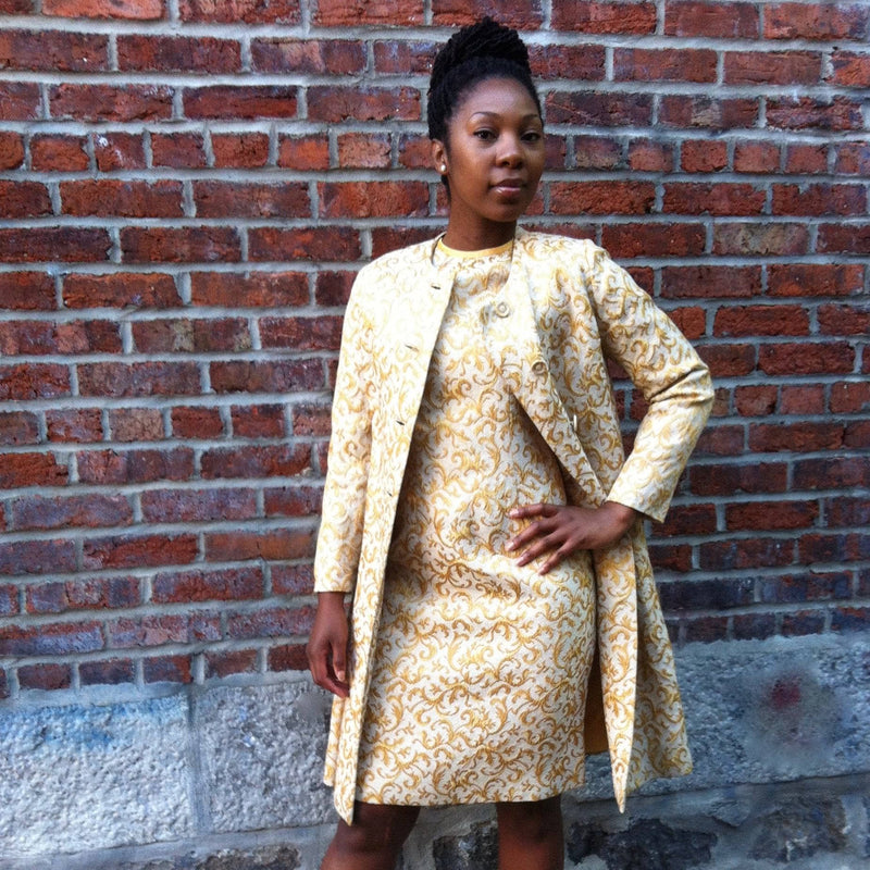 1960s Jackie O. Style Brocade Sheath Dress & Coat Set Size Small. Sold by bohemevintage.com Montréal