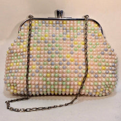 1960s Multi-Coloured Pastel Beaded Shoulder Bag. Sold by bohemevintage.com Montréal