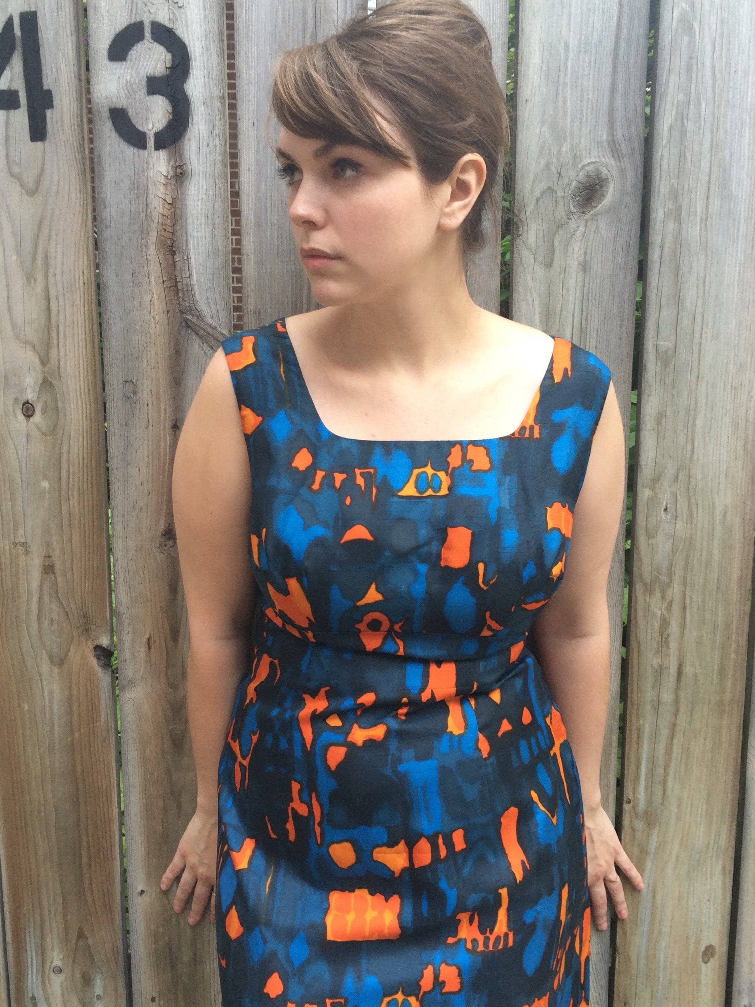 1960s Wrap Back Sleeveless Silk Cocktail Dress Size Medium sold by bohemevintage.com Montréal