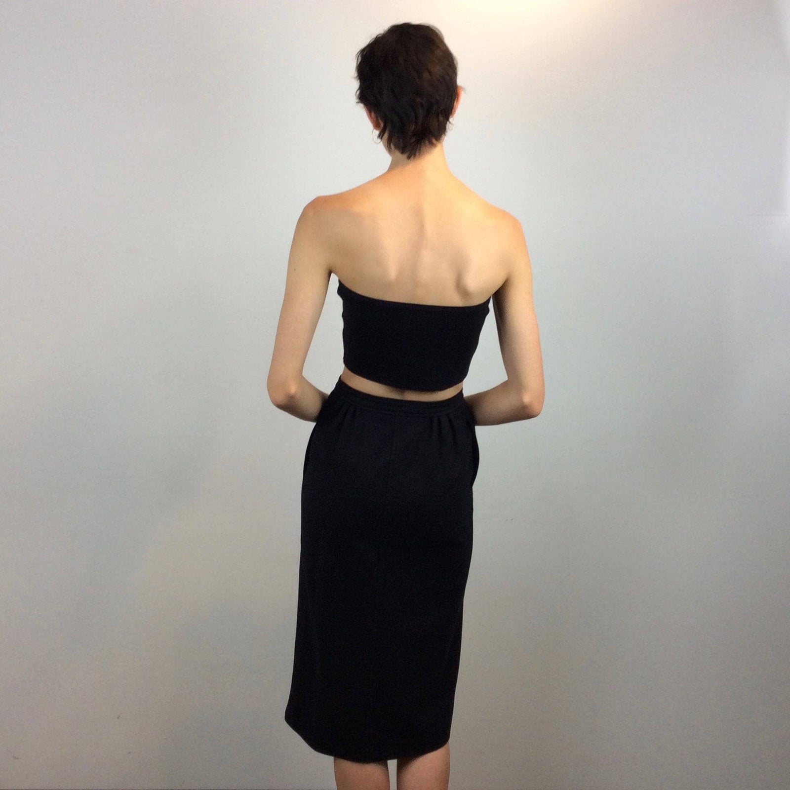 Black pencil skirt outfit 80s best sale
