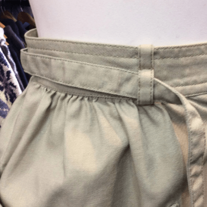 Waist & Belt Detail of 1970s- 80s Designer Christian Dior Cargo Beige Cotton Skirt, sold by bohemevintage.com Montréal 