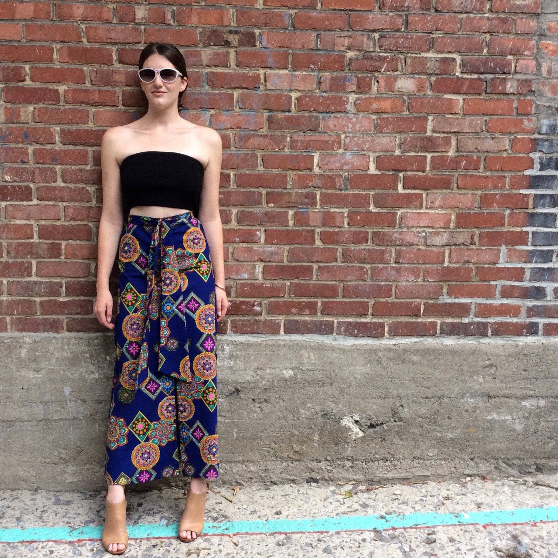 1970s A-Line Mandala Pattern Maxi Skirt Size Small, sold by bohemevintage.com Montréal