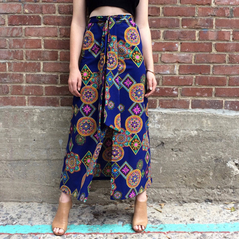 Closer view of 1970s A-Line Mandala Pattern Maxi Skirt Size Small, sold by bohemevintage.com Montréal
