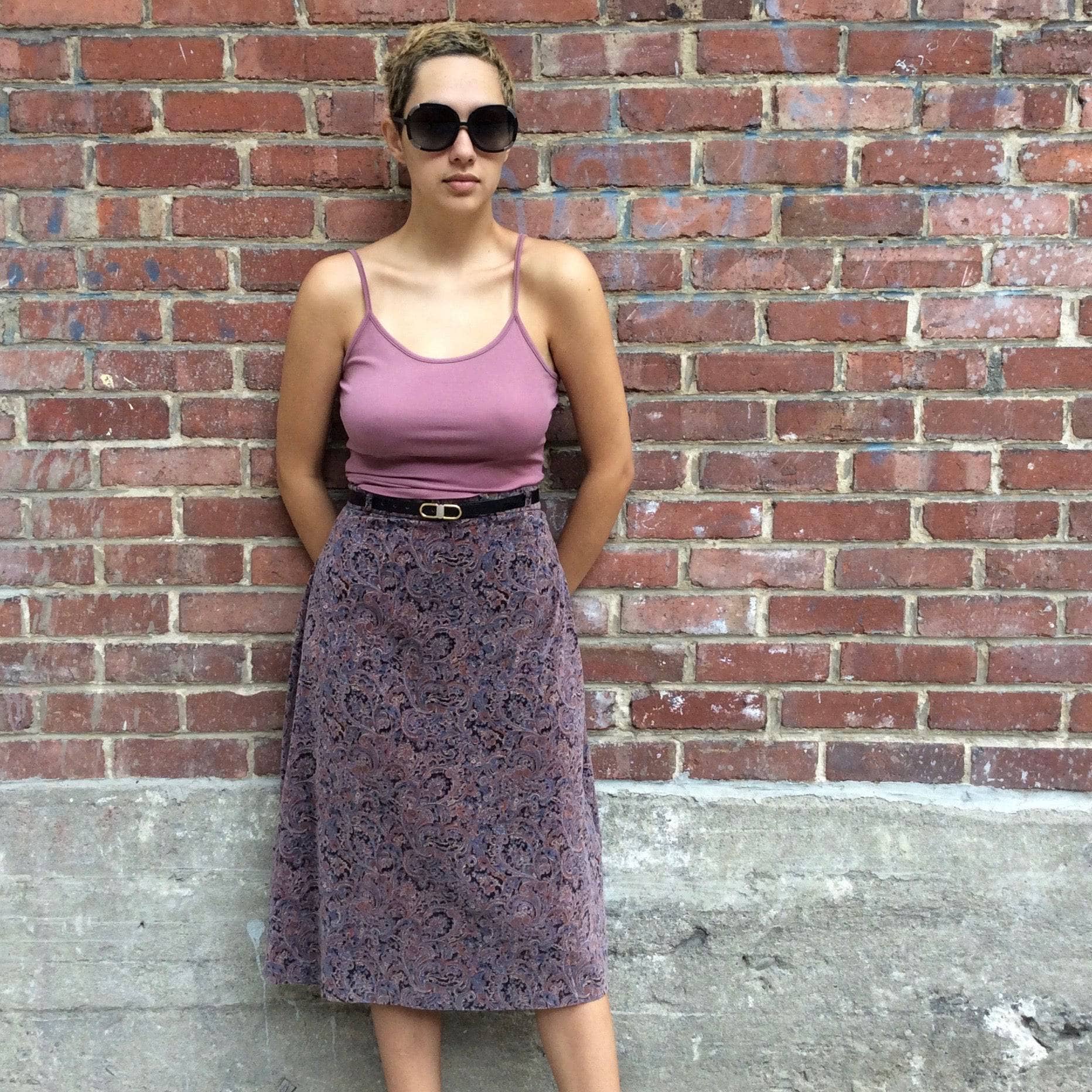 1970s A-Line Paisley Velvet Skirt size Small-Medium sold by bohemevintage.com Montréal