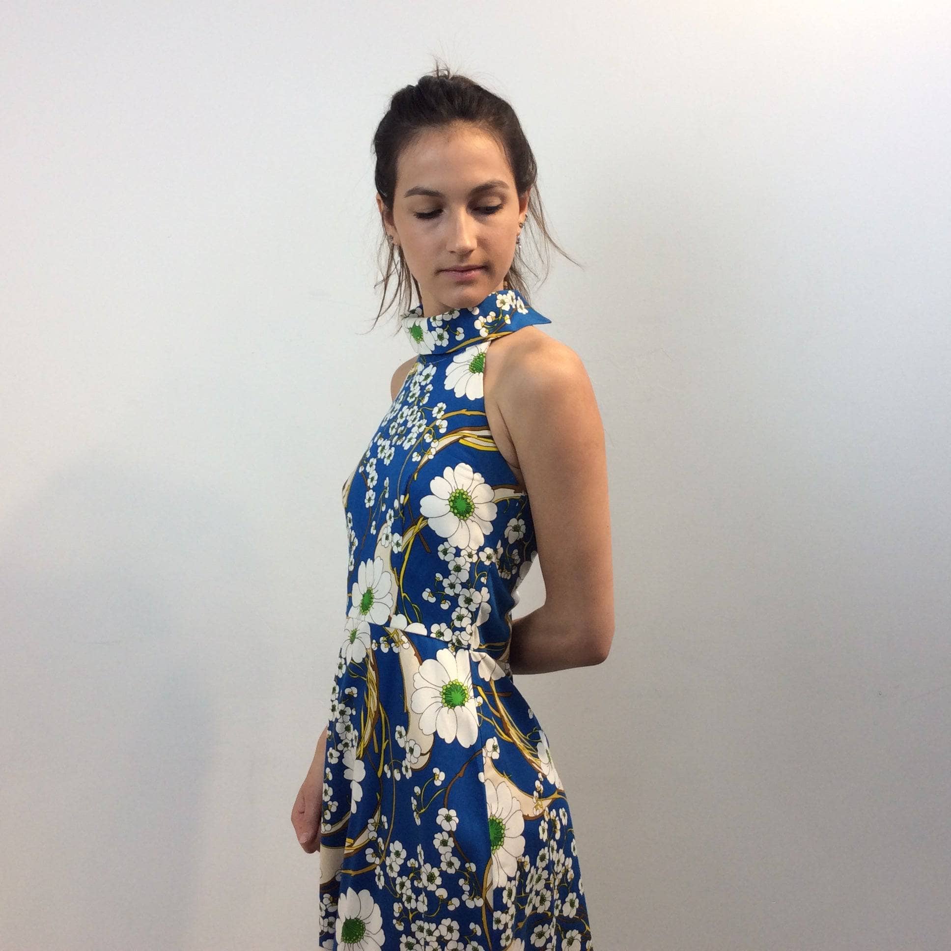 1970s Bold Print Halter Top Cotton Maxi Dress, Size Extra Small, Sold by bohemevintage.com Montréal