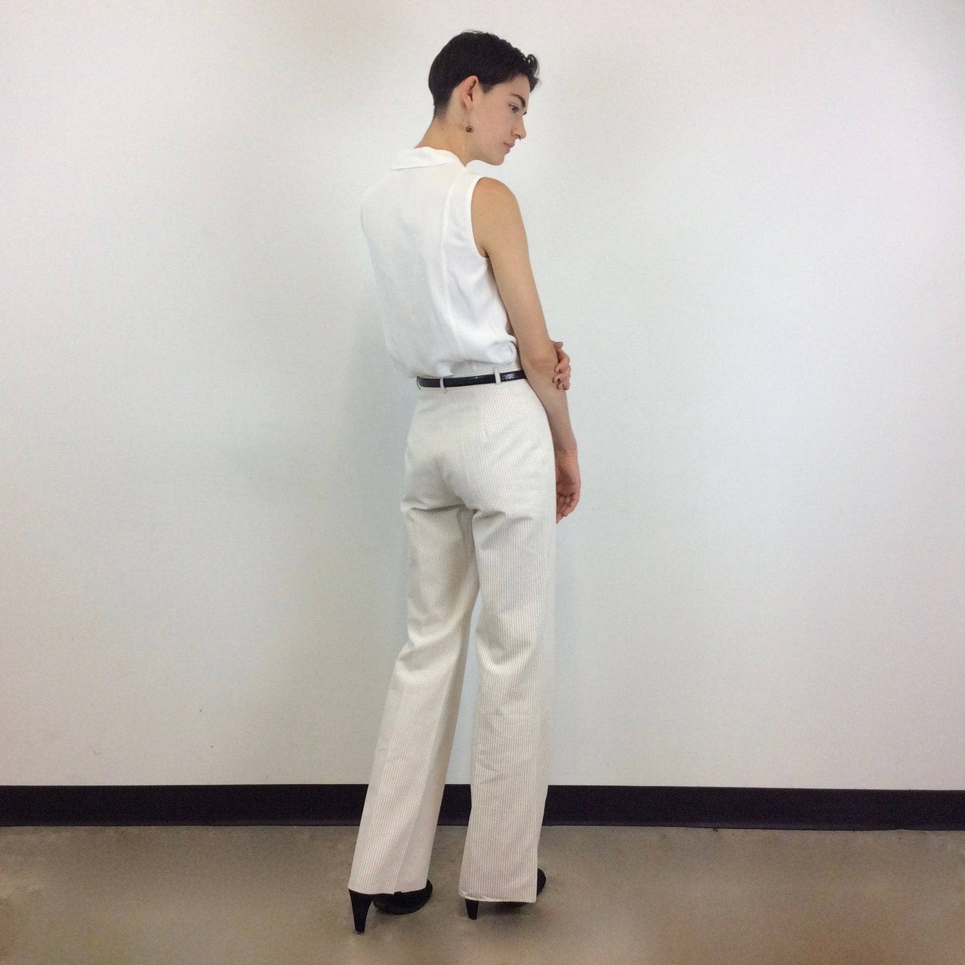 Back view of 1970s Cotton and Linen Wide Leg Pants Size Small sold by bohemevintage.com Montreal