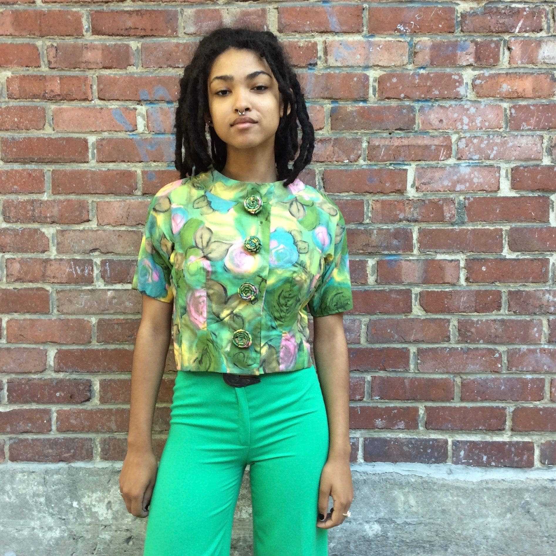 1970s Green High Waisted Flared Pants Size Extra Small/Small, Sold by bohemevintage.com Montréal