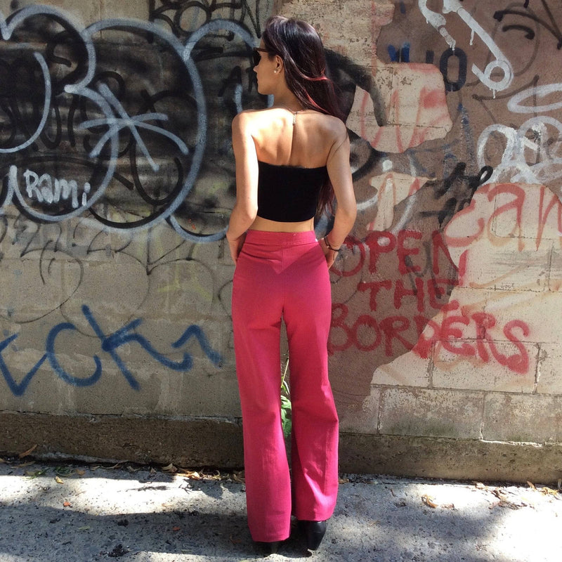 Back View 1970s High-Waisted Wide-Leg Hot Pink Jeans, sold by bohemevintage.com Montréal