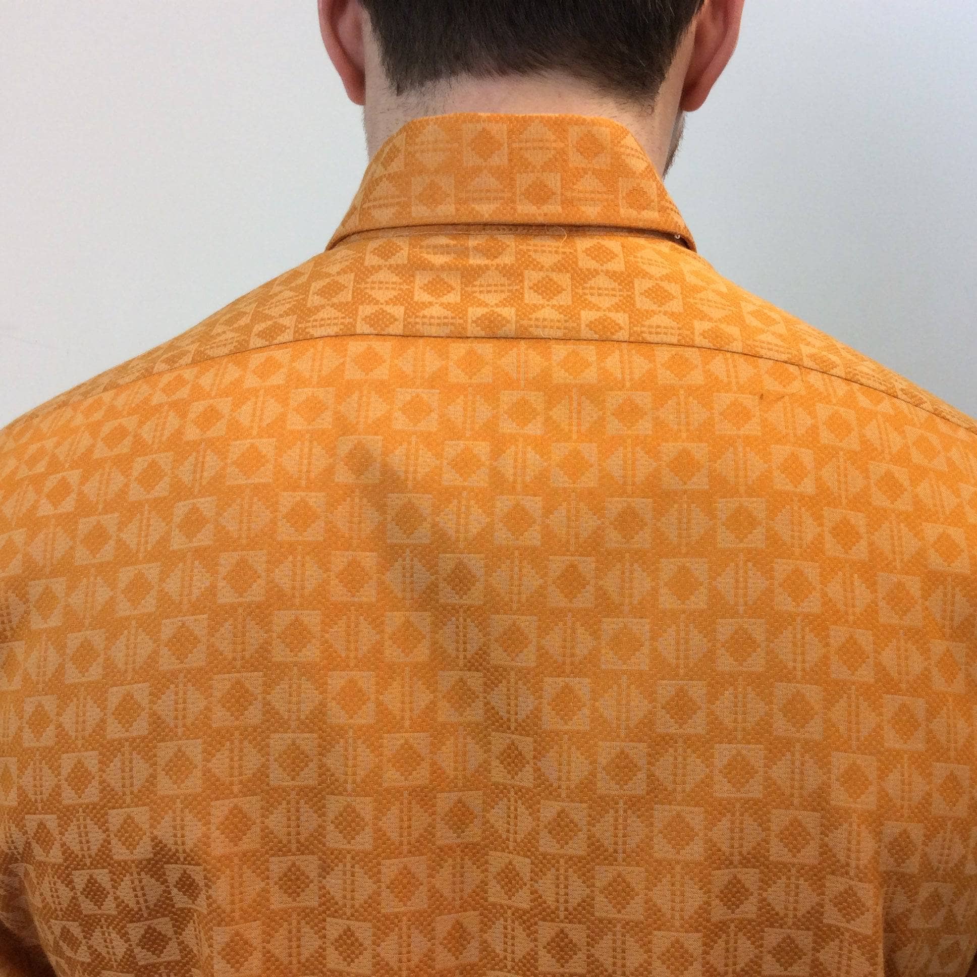 Upper back view of 1970s "Rael Brook Trimform" Men's Jacquard Shirt