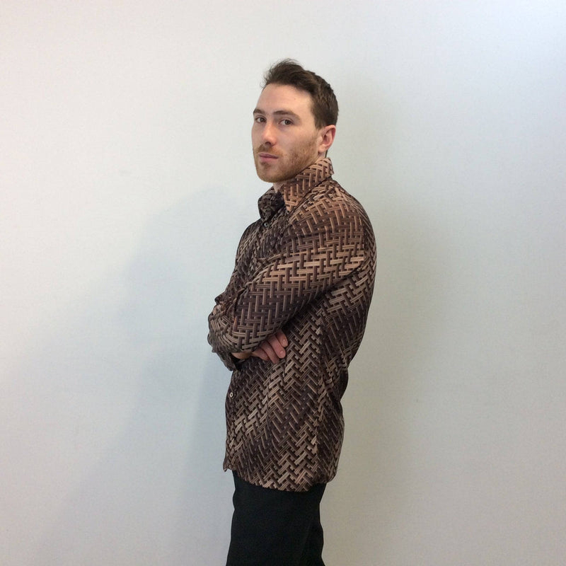 Side view of 1970s Men's Printed Polyester Shirt, sold by bohemevintage.com Montréal