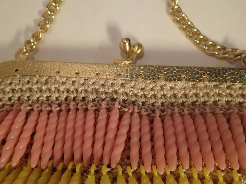 Gold chain and clasp of 1970s Multi-Coloured Tassels and Crochet Fantasy Bag, sold by bohemevintage.com Montréal