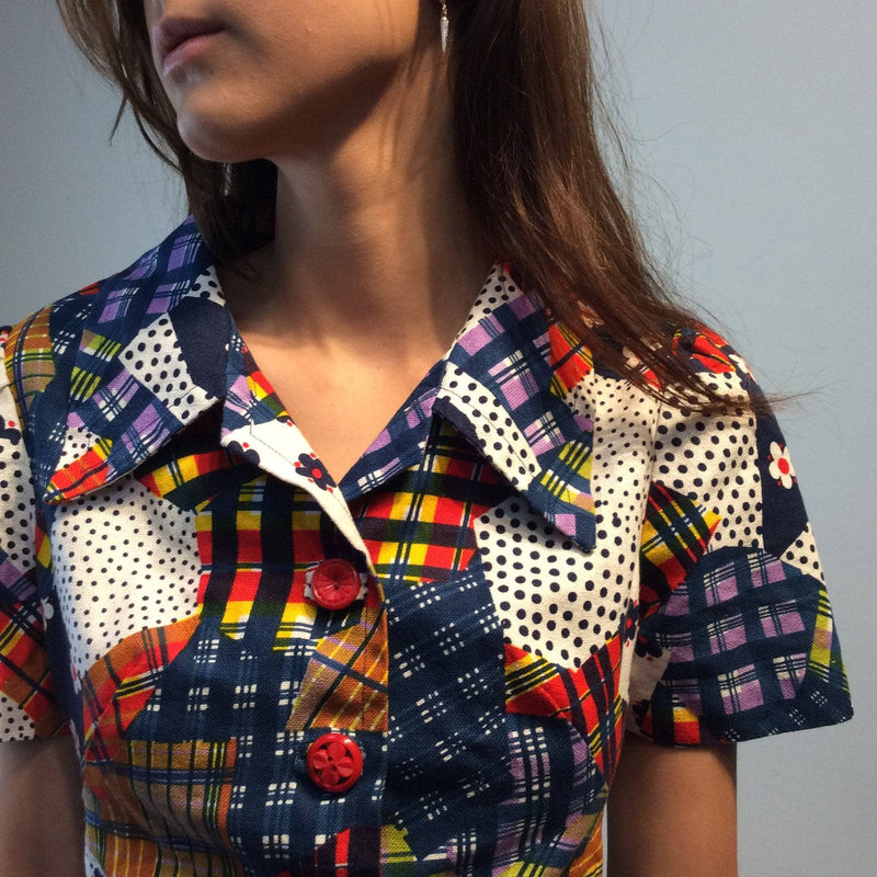 Close up of 1970s Handmade Patchwork Print Short Puff Sleeve Blouse Size Small, Sold by bohemevintage.com Montréal