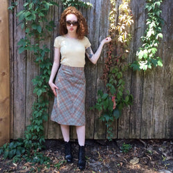 1970s Plaid  A-line Wool Skirt Size small sold by bohemevintaage.com