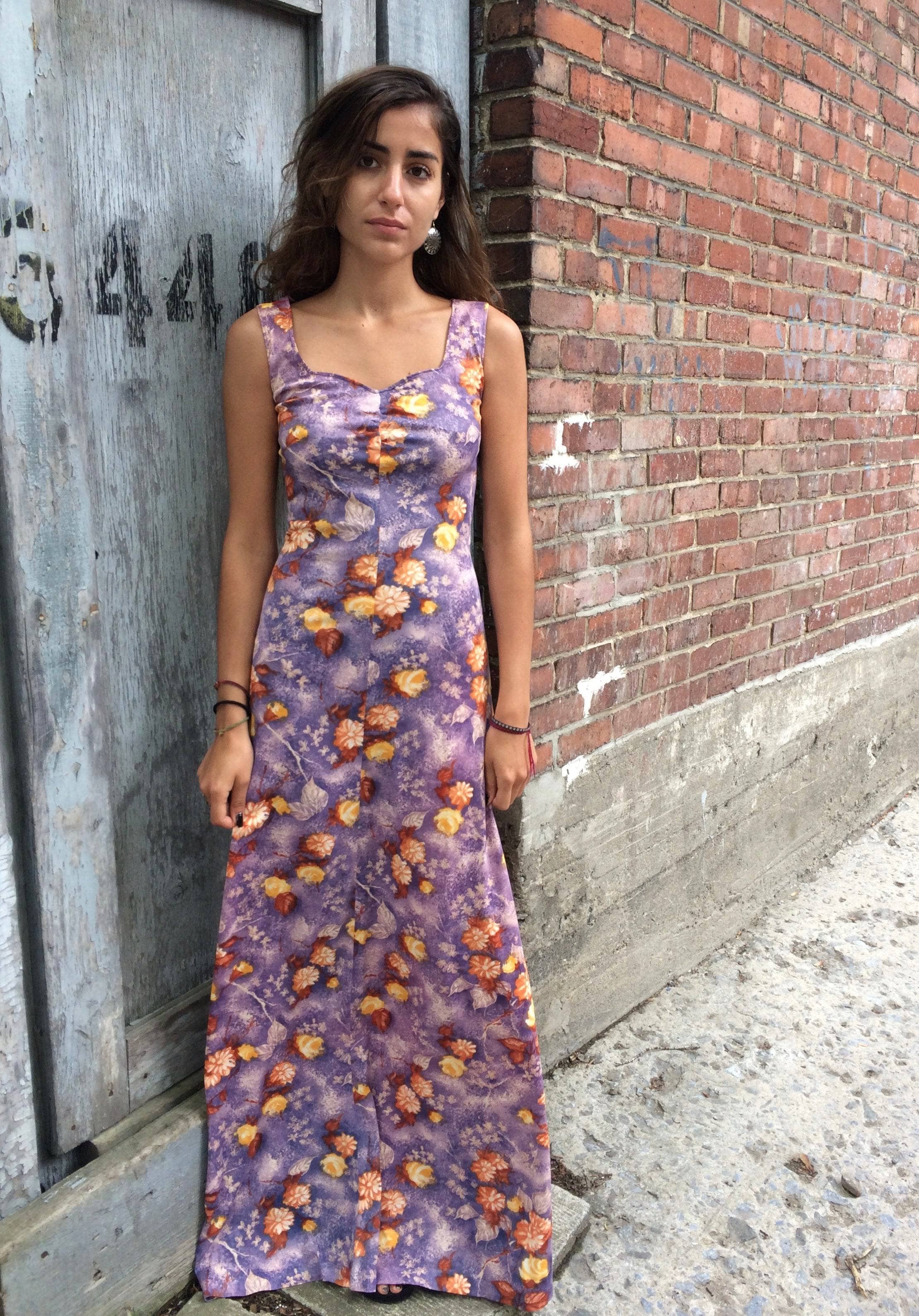 1970s Vintage Purple Floral Print Maxi Polyester floor length Dress Size Small, sold by bohemevintage.com Montréal 