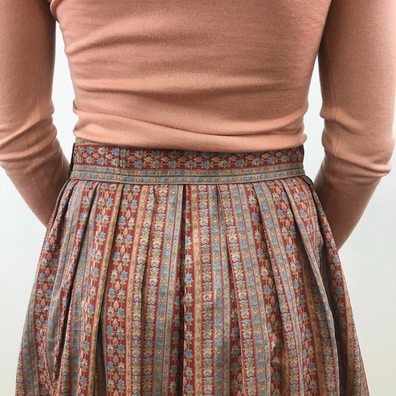 Close up view of top of 1970s Yves Saint Laurent Rive Gauche Pleated Silk Midi Skirt Size Medium sold by bohemevintage.com Montreal