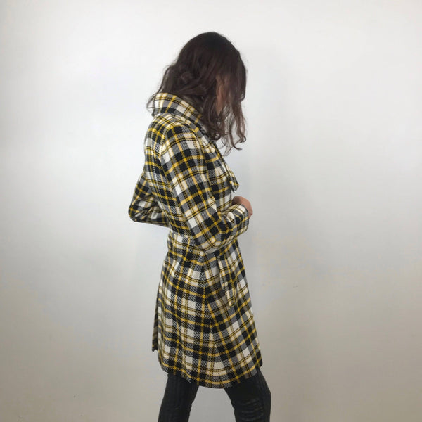 Side view of 1970s Tuxedo Style Checkered Coat Size small sold by bohemevintage.com Montreal
