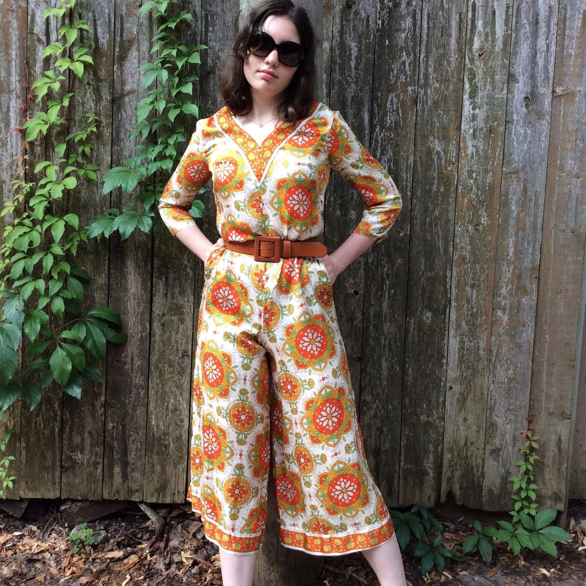 1970s Wide Leg Bold print Jumpsuit Size Small/Medium, sold by bohemevintage.com Montréal