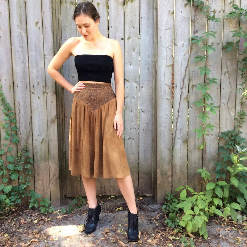 1980's Brown Soft Suede Yoked Midi Skirt Size Small, sold by bohemevintage.com Montréal