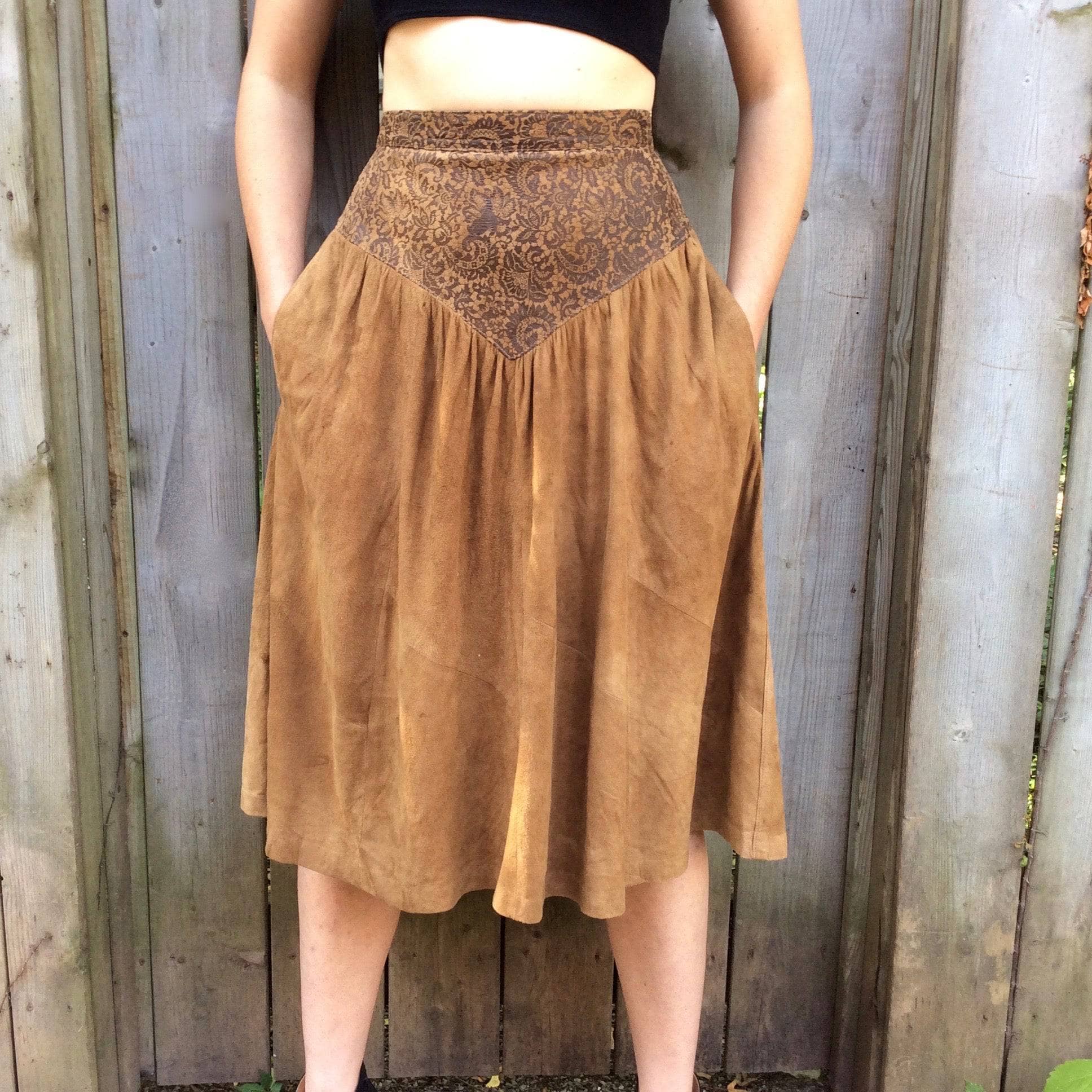 1980's Brown Soft Suede Yoked Midi Skirt Size Small, sold by bohemevintage.com Montréal
