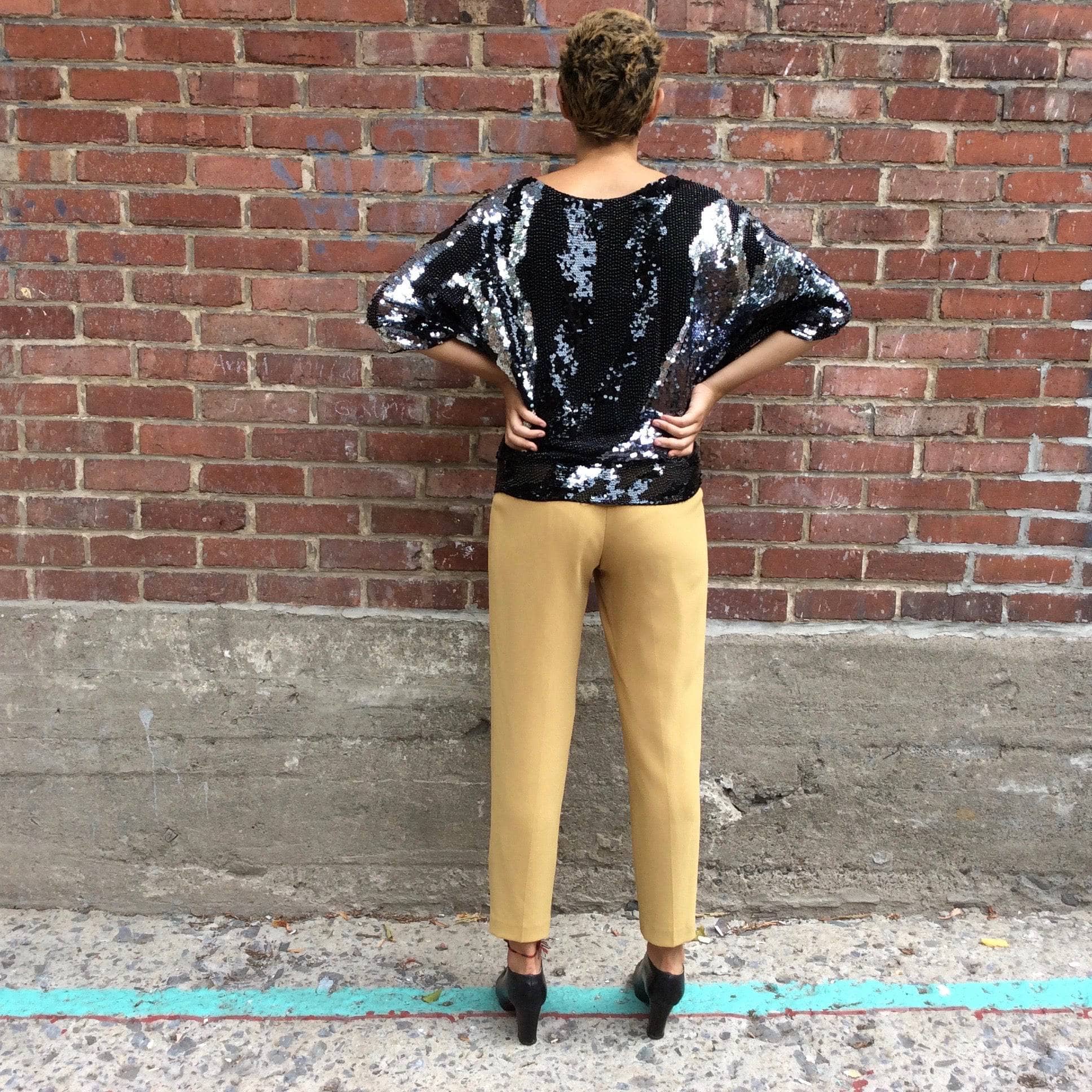 Back View of 1980s 1990s Beverley Sequin and Beaded Black Silver Top Size Small, sold by bohemevintage.com Montréal