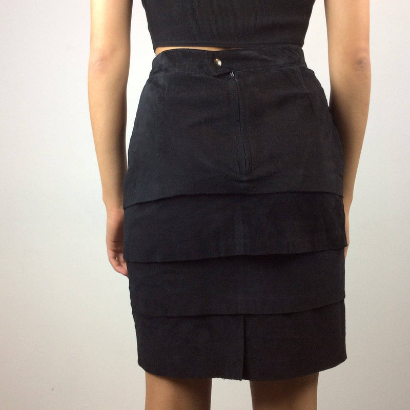 Close-up view of back of 1980s-90s High Waist Black Layered Suede Skirt Size Small sold by bohemevintage.com Montreal