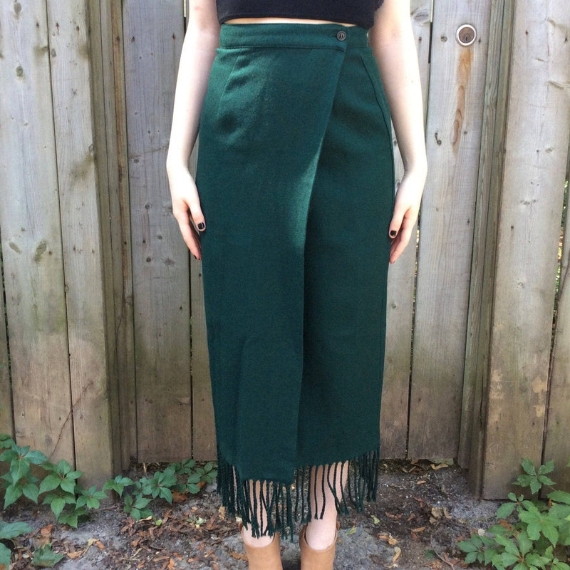 1980s "Benetton" High waist wrap fringe green Wool skirt, for sale at bohemevintage.com Montréal
