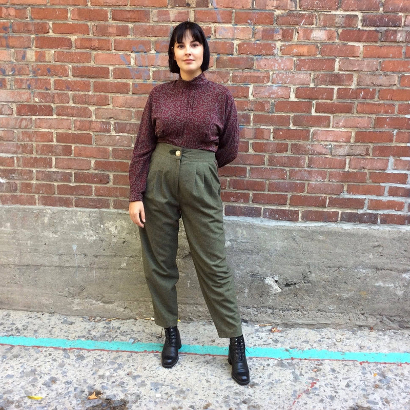 1980s High-Waist Tapered Leg Army Green Wool Pleated Pants, for sale at bohemevintage.com Montréal