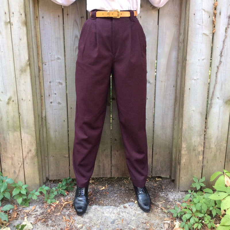 1980s Women's High waist Pleated tapered leg burgundy pants size small sold by bohemevintage.com