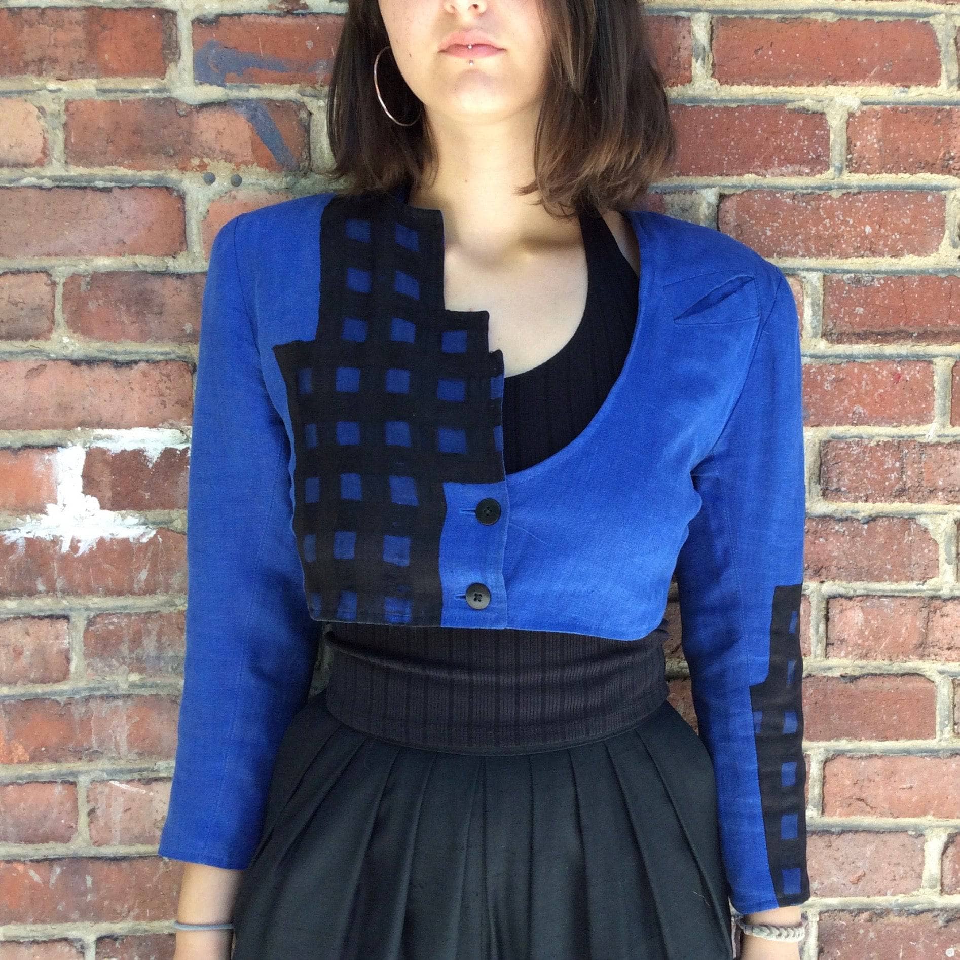 Close-up view of 1980s Jean Airoldi Designer Bolero Linen Blazer Size Small sold by bohemevintage.com