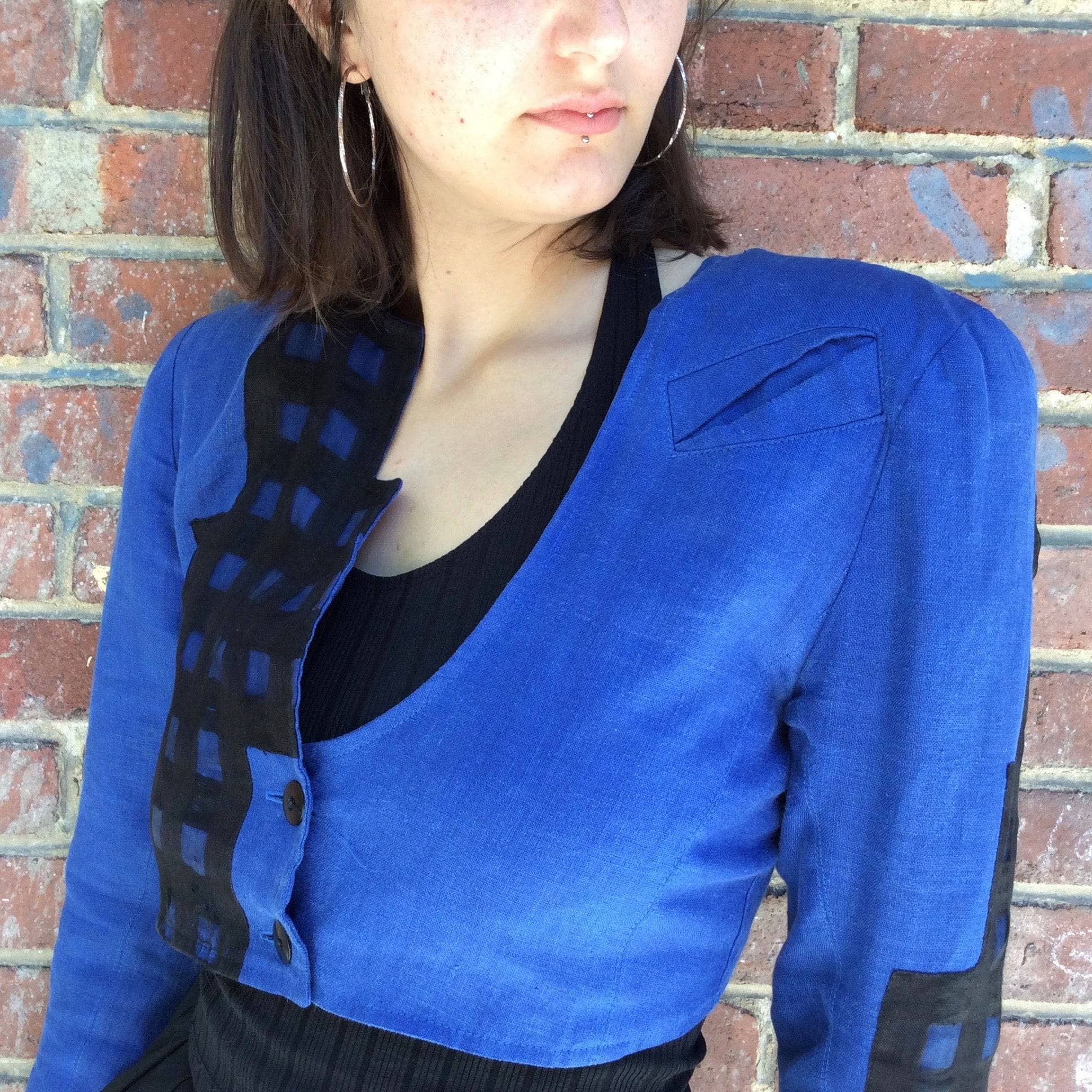 Close-up view of 1980s Jean Airoldi Designer Bolero Linen Blazer Size Small sold by bohemevintage.com