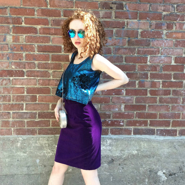 Side view of 1980s "Le Château" High-waisted Purple Velvet Fitted Skirt, for sale at bohemevintage.com Montréal