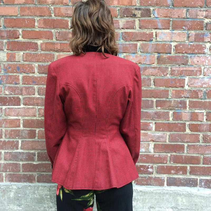 Back view of 1980s Red Fitted Houndstooth Blazer Size Small brand Le Château, sold by bohemevintage.com Montreal