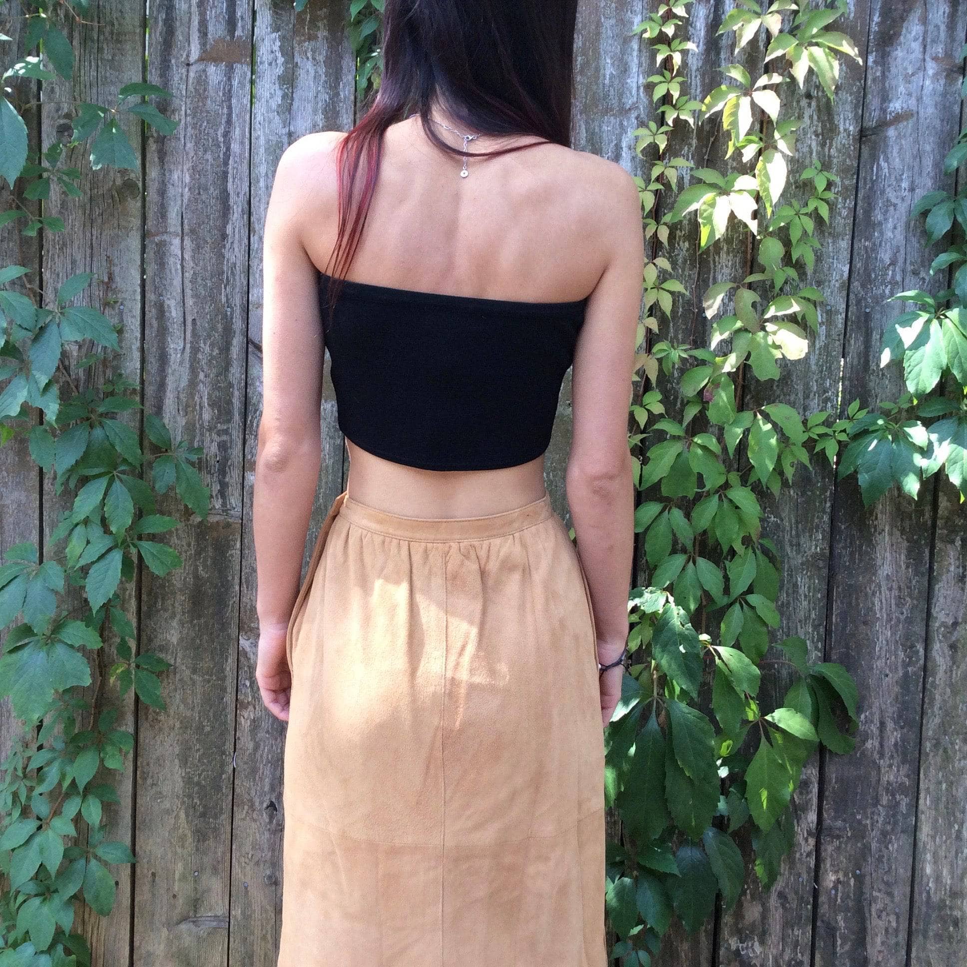 Back view of 1980s Straight Cut Midi length Caramel , for sale at bohemevintage.com Montréal