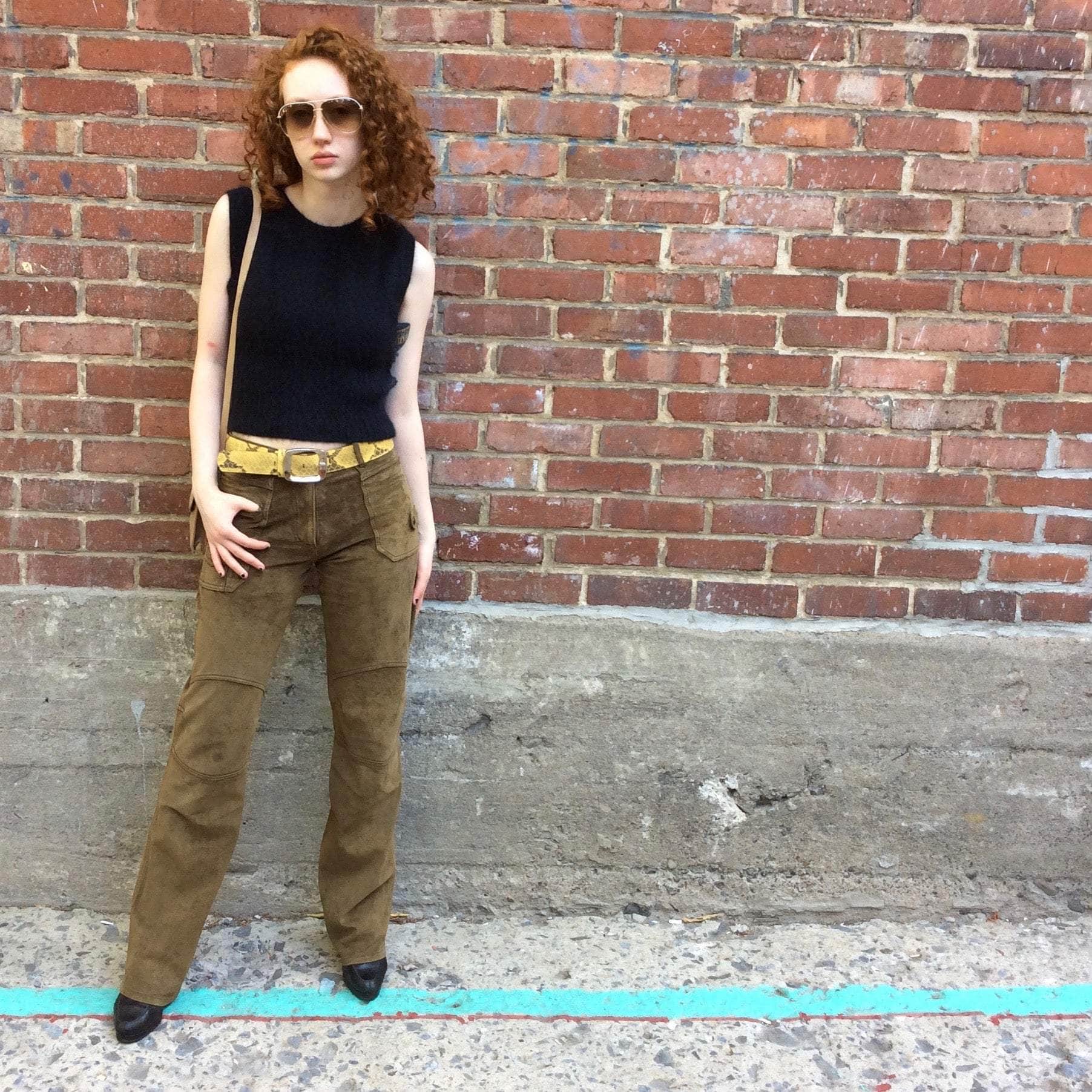 Années 1990-2000 | Pantalon en suède kaki taille moyenne à jambe droite | Danier