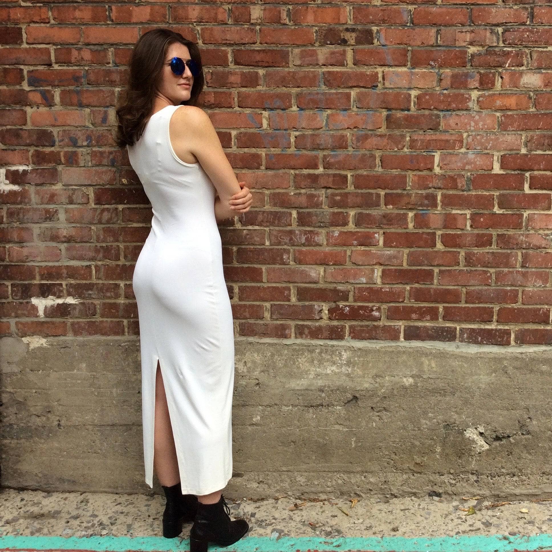 Side View of 1990s Sleeveless Fitted White Maxi Dress Size Small, sold by bohemevintage.com Montreal