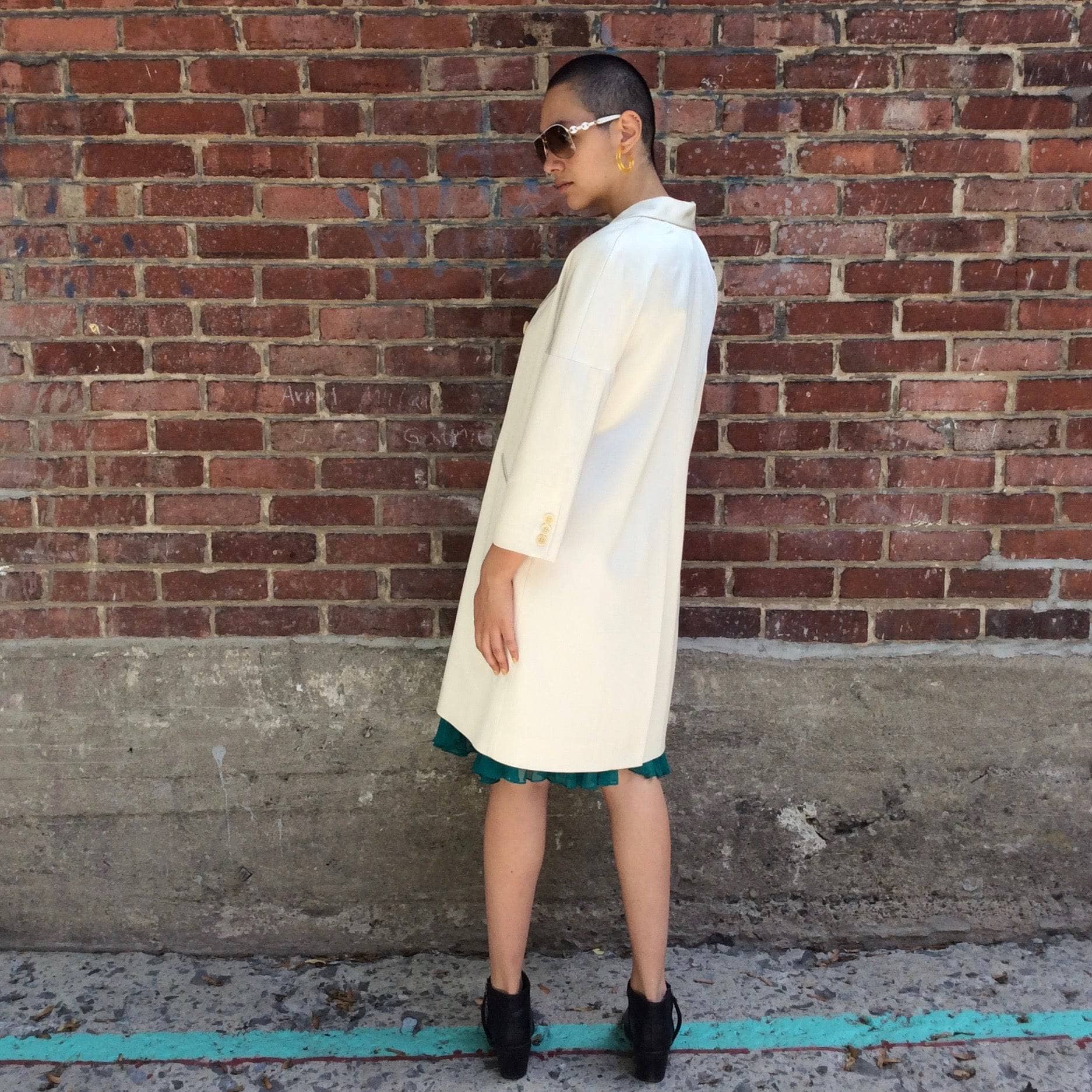 Back view of BCBG Maxazria Knee-Length Satin Evening Coat Size Small sold by bohemevintage.com Montreal