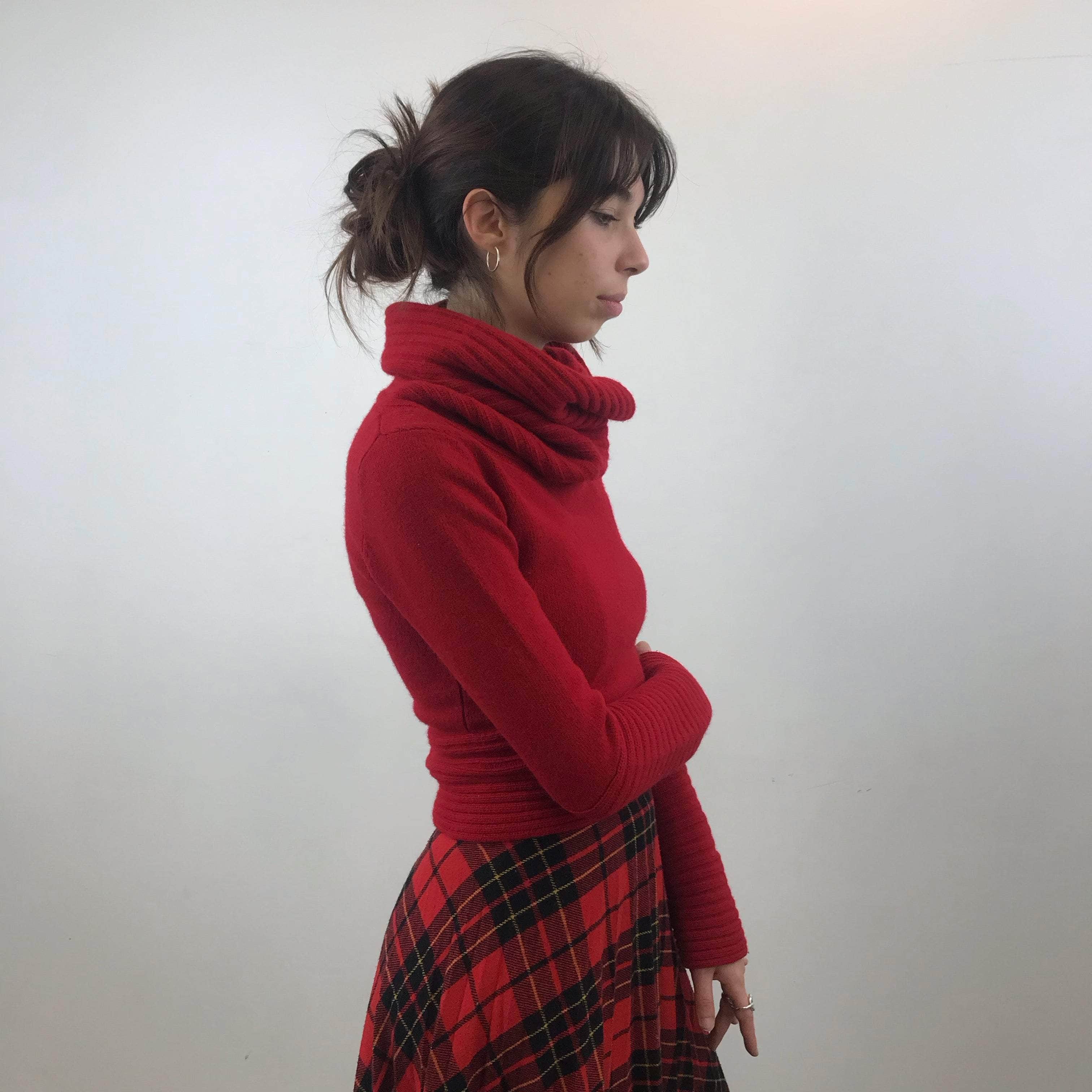 Close up view of top of 1970s Sunray Pleated Plaid Midi Skirt size XS-S Sold by bohemevintage.com