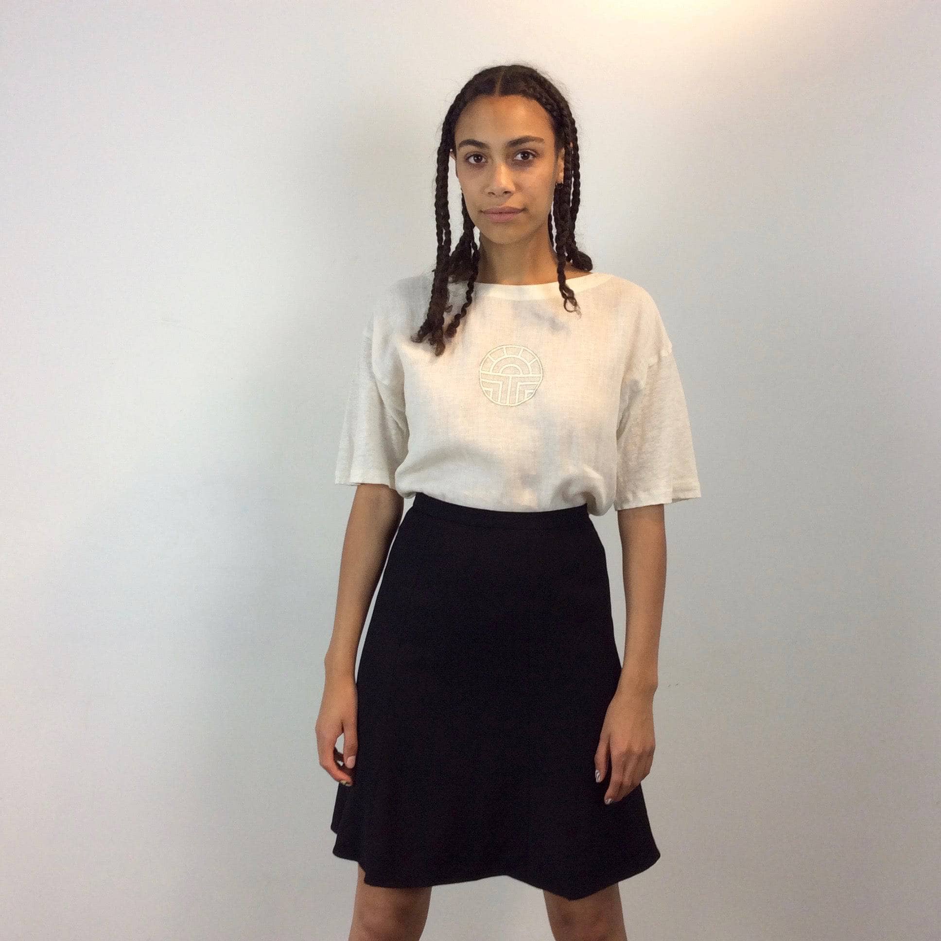 Giorgio Armani Black Wool Skirt size Small, sold by bohemevintage.com Montréal