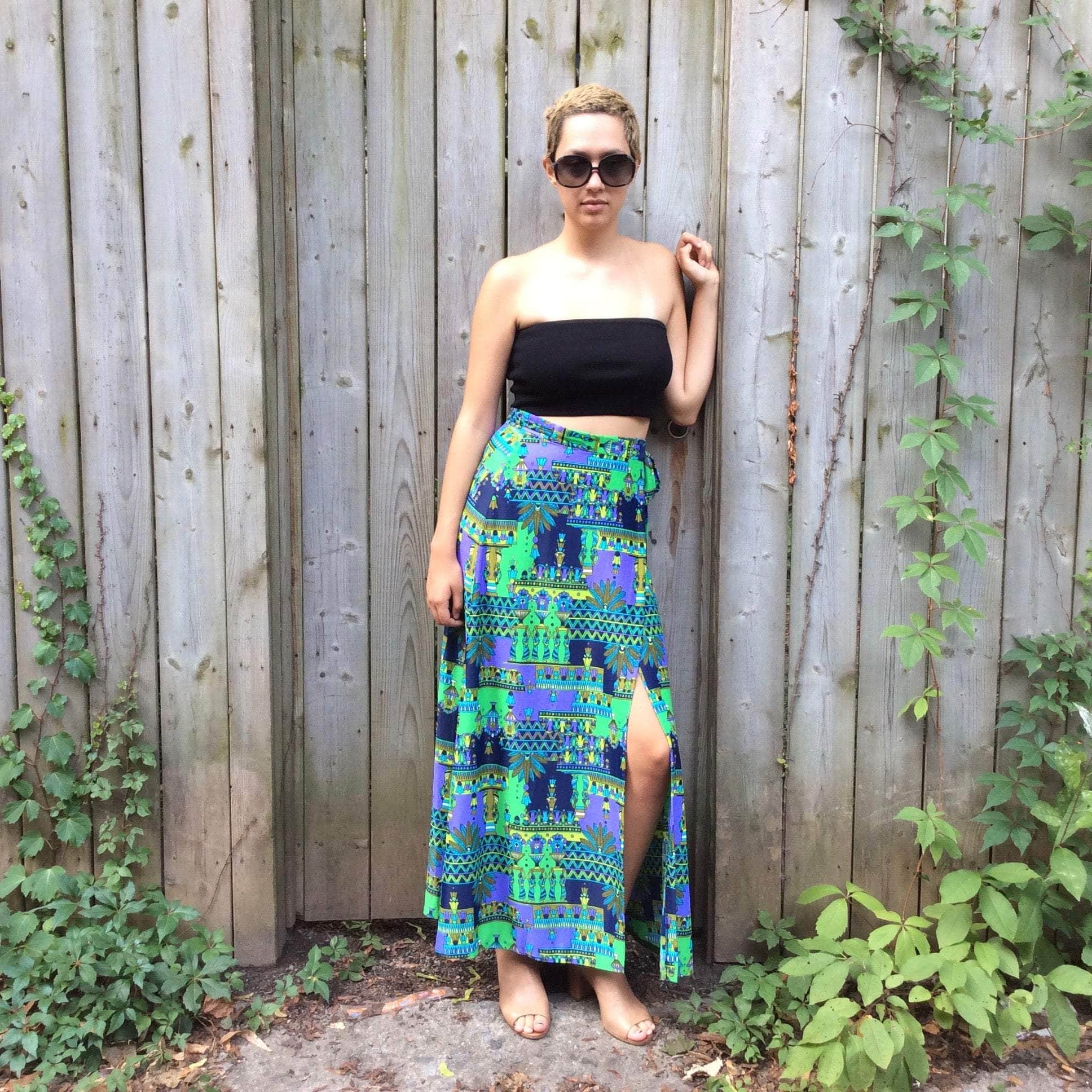 1970s "Slix Regd" Wrap-Around Bold Print Maxi Skirt, sold by bohemevintage.com Montréal