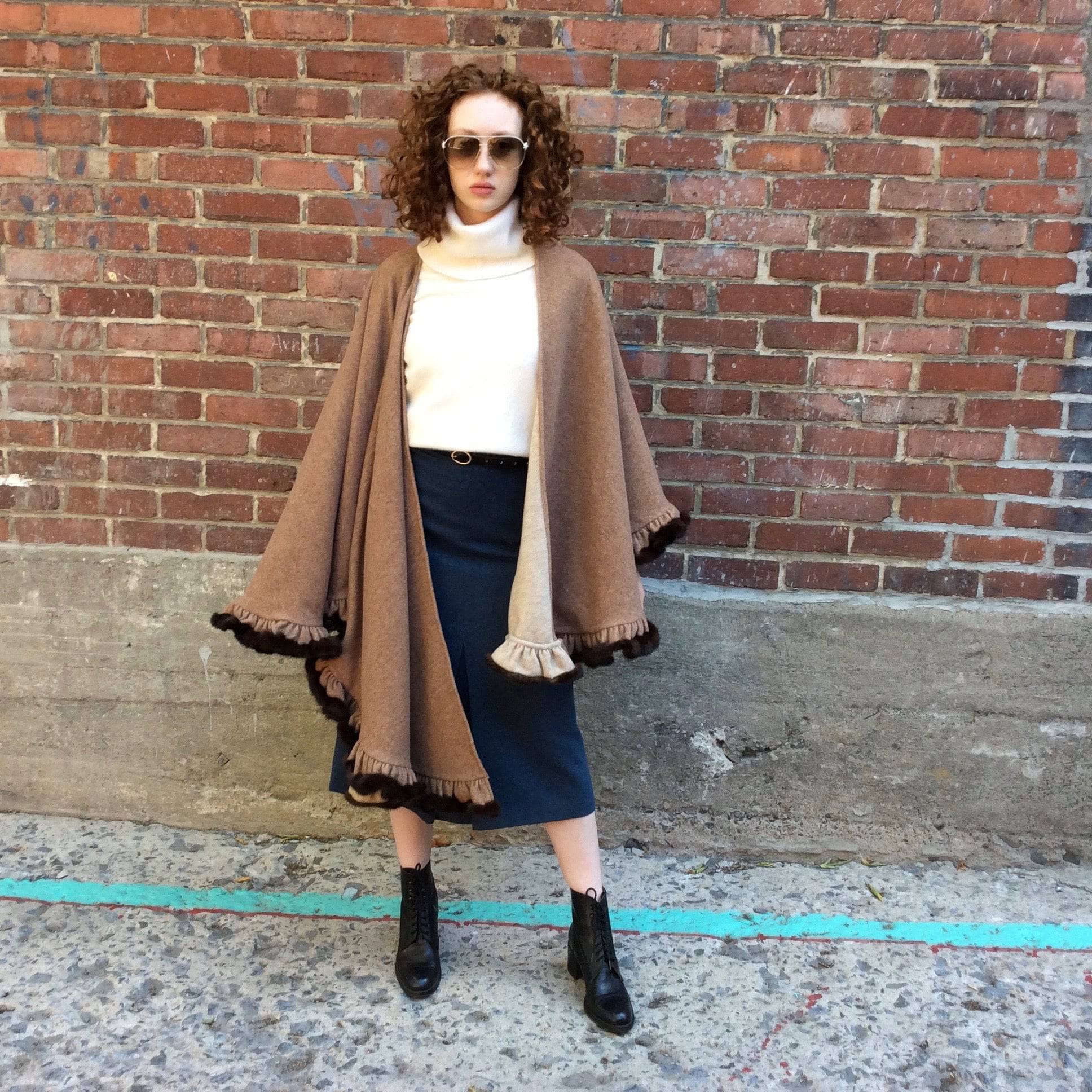 Bohème Vintage Cape Reversible Wool Shawl With Flounce Hem and Mink Fur Trim